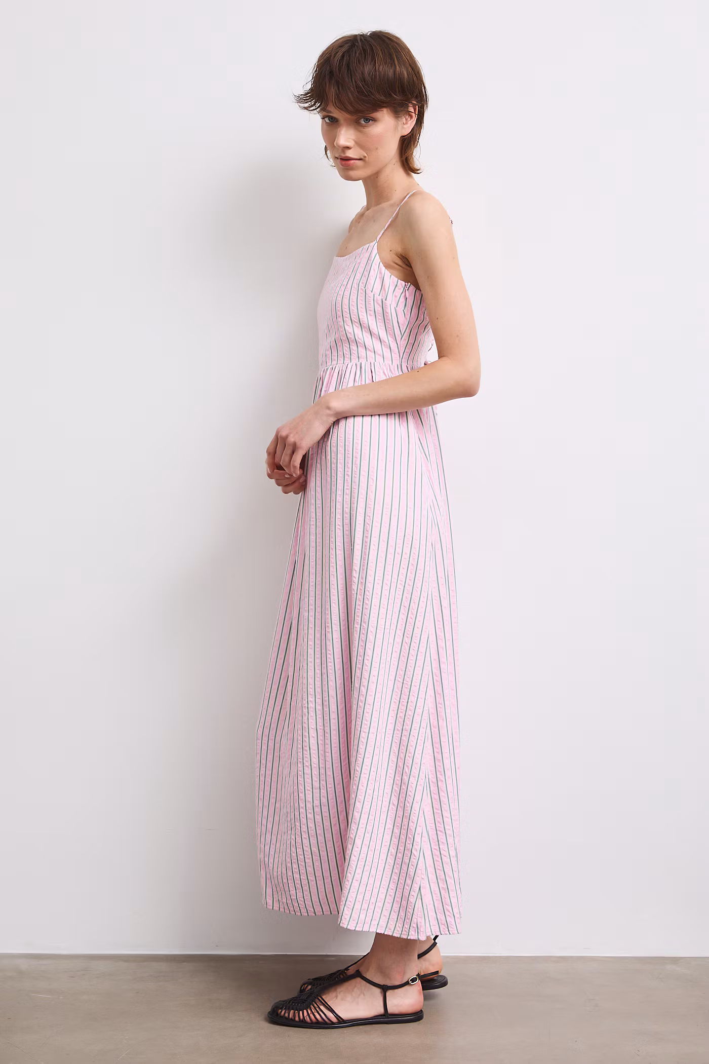 ubrania-dla-czystej-zimy-sukienka-letnia-na ramiączkach-pine-stripes-różowy-icy-pink-bright-winter
