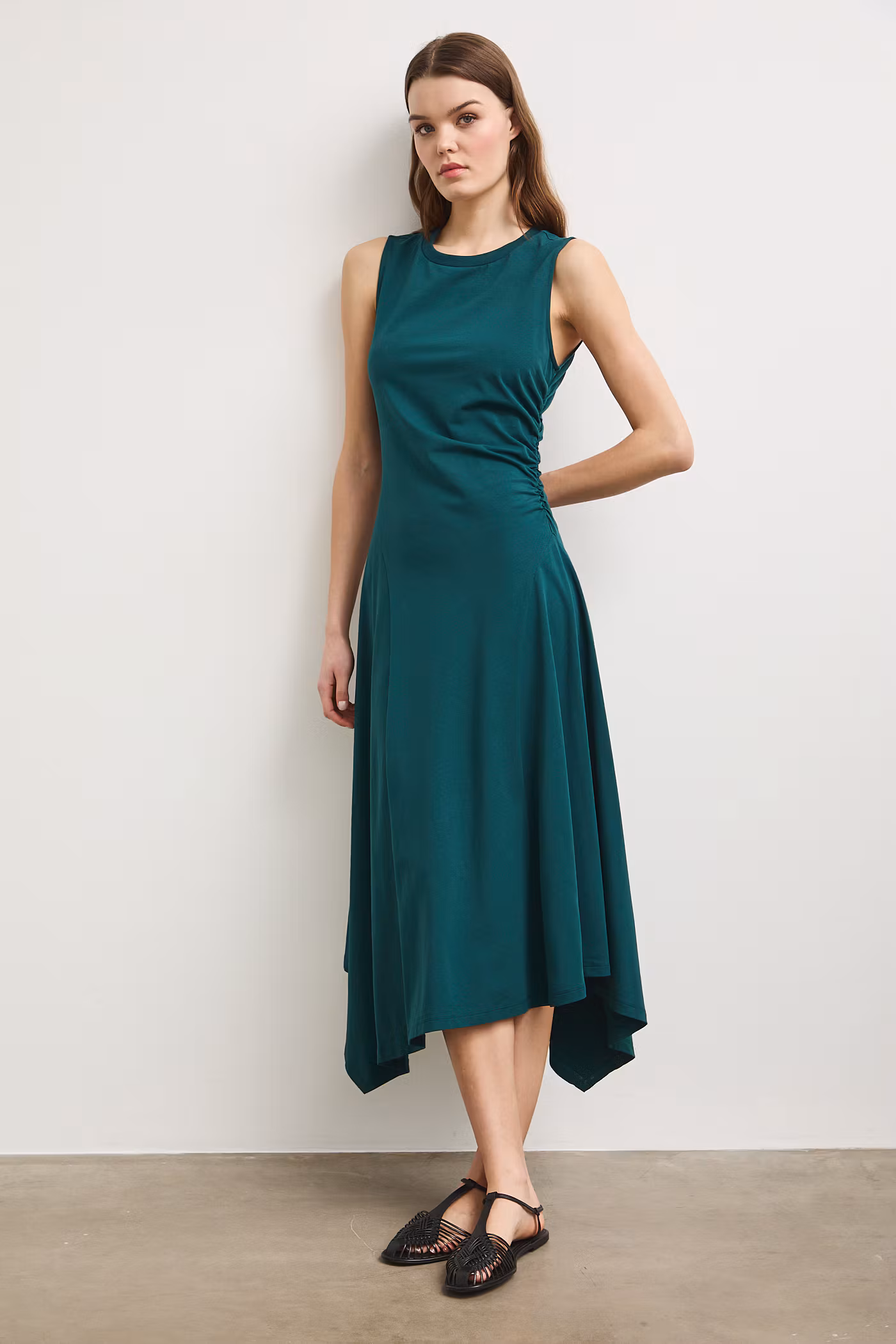 zieleń-dla-czystej-zimy-sukienka-letnia-midi-bright-winetr-green