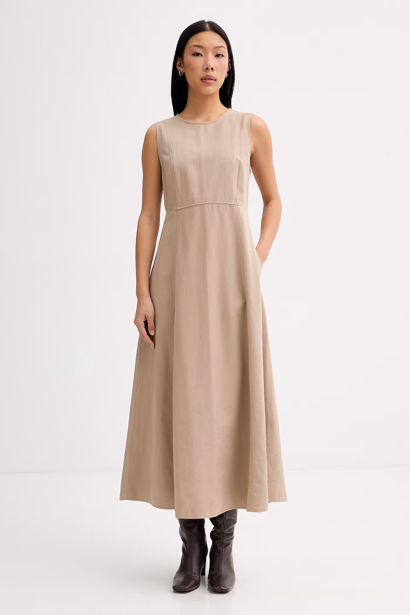neutrale-do-szafy-jasnej-wiosny-sukienka-letnia-maxi-light-spring-wardrobe