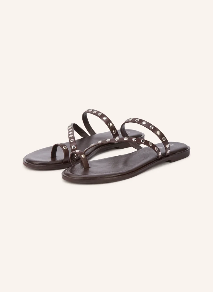 buty-dla-jasnego-lata-klapki-japonki-delikatny-brąz
