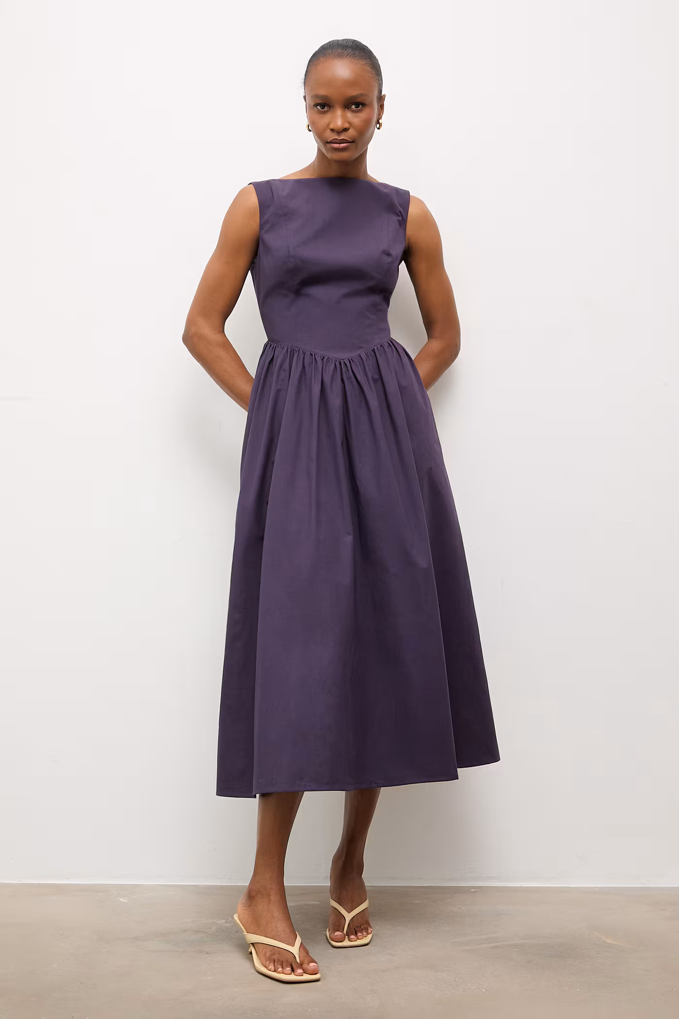 fiolet-dla-ciepłej-jesieni-sukienka-letnia-midi-true-autumn-purple