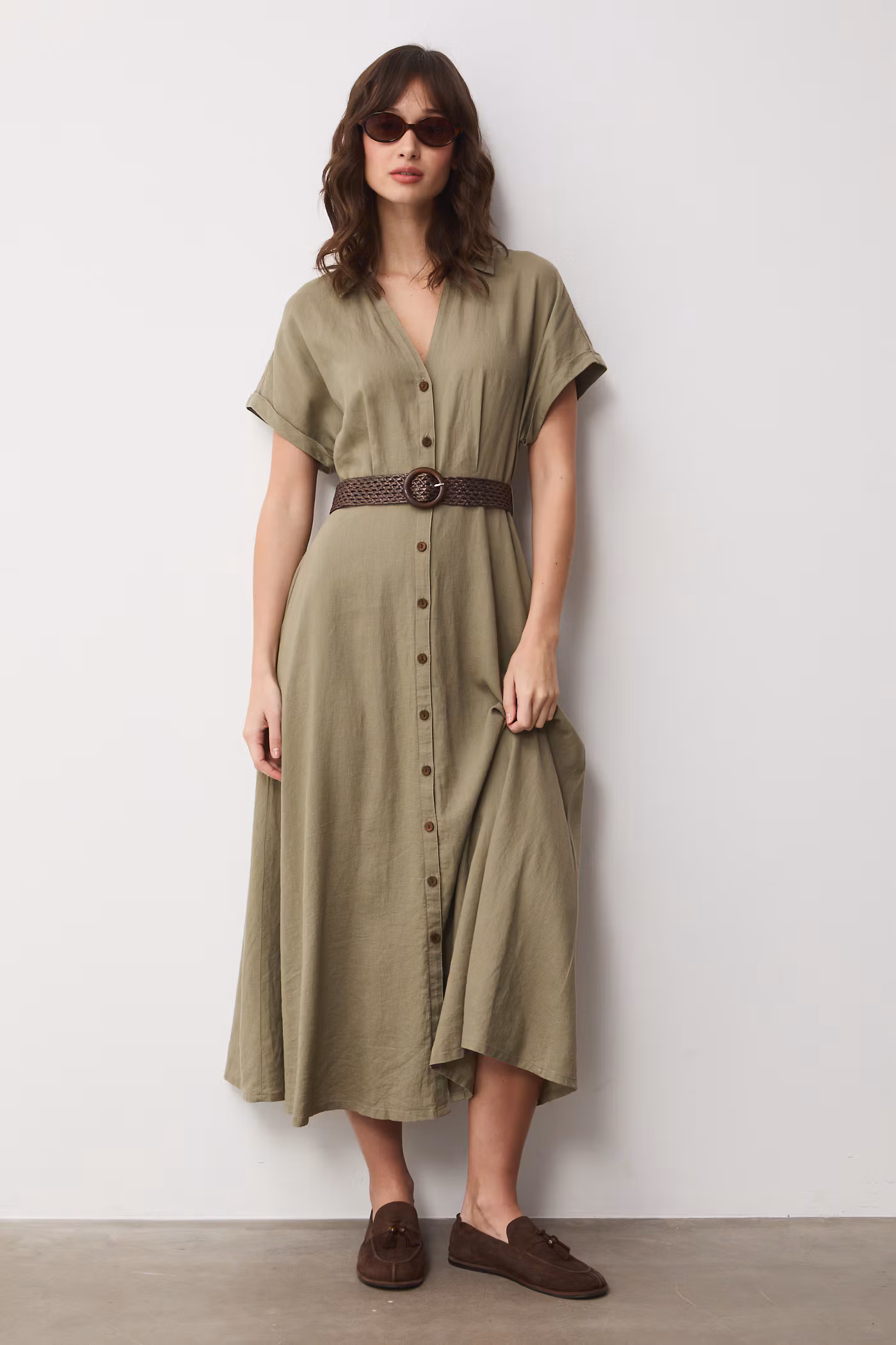 sukienka-letnia-dla-zgaszonej-jesieni-kolor-zieleń-khaki-soft-autumn-green