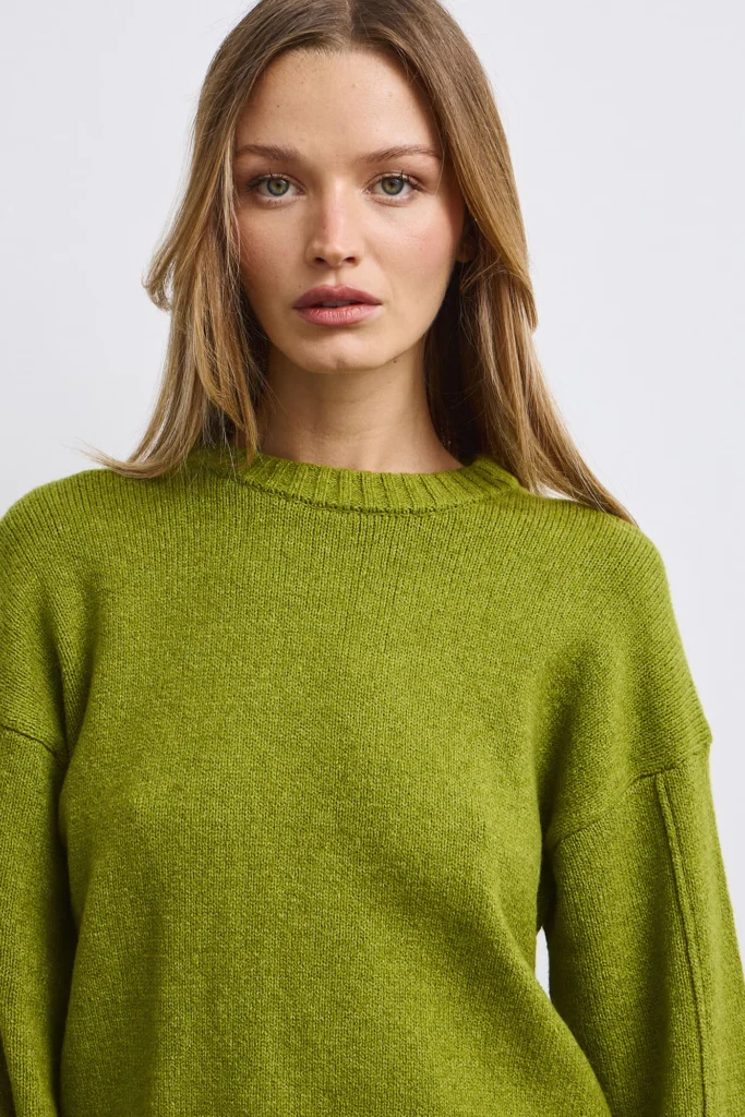 sweter-dla-ciemnej-jesieni-moss-green-olivine-green