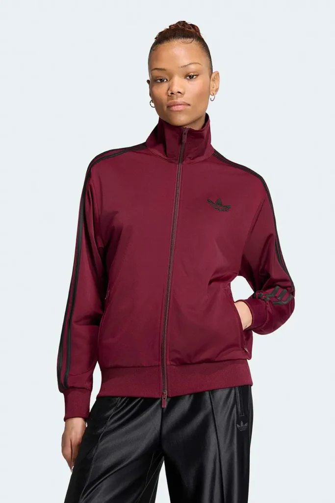 ubrania-dla-ciemnej-zimy-bluza-damska-adidas-kolor-bordowy