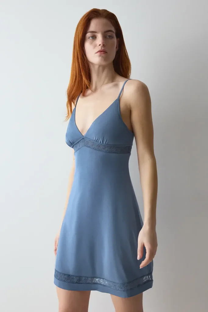 bielizna-dla-chlodnego-lata-true-summer-koszula-nocna-niebieska-smoke-blue